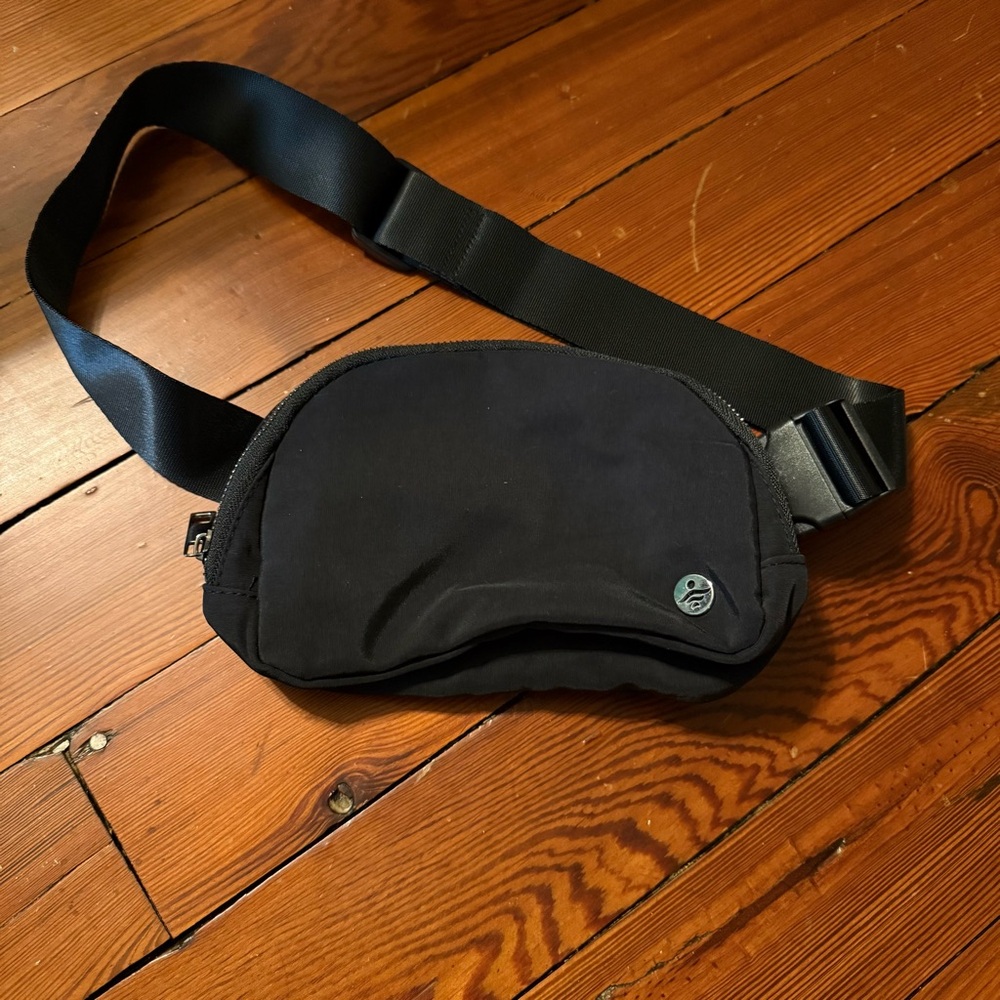 HALARA Black Belt Bag